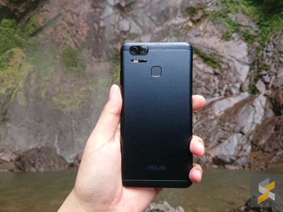 Asus Sent Me Into The Jungle To Try Out The New Zenfone 3 Zoom Here Are My Thoughts Soyacincau Com