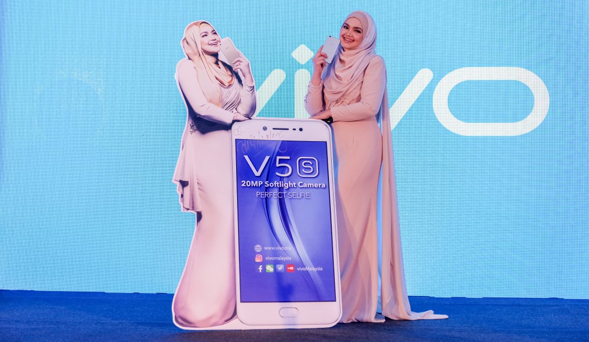 Here S Why Superstar Datuk Siti Nurhaliza Loves Her Vivo V5s Soyacincau Com