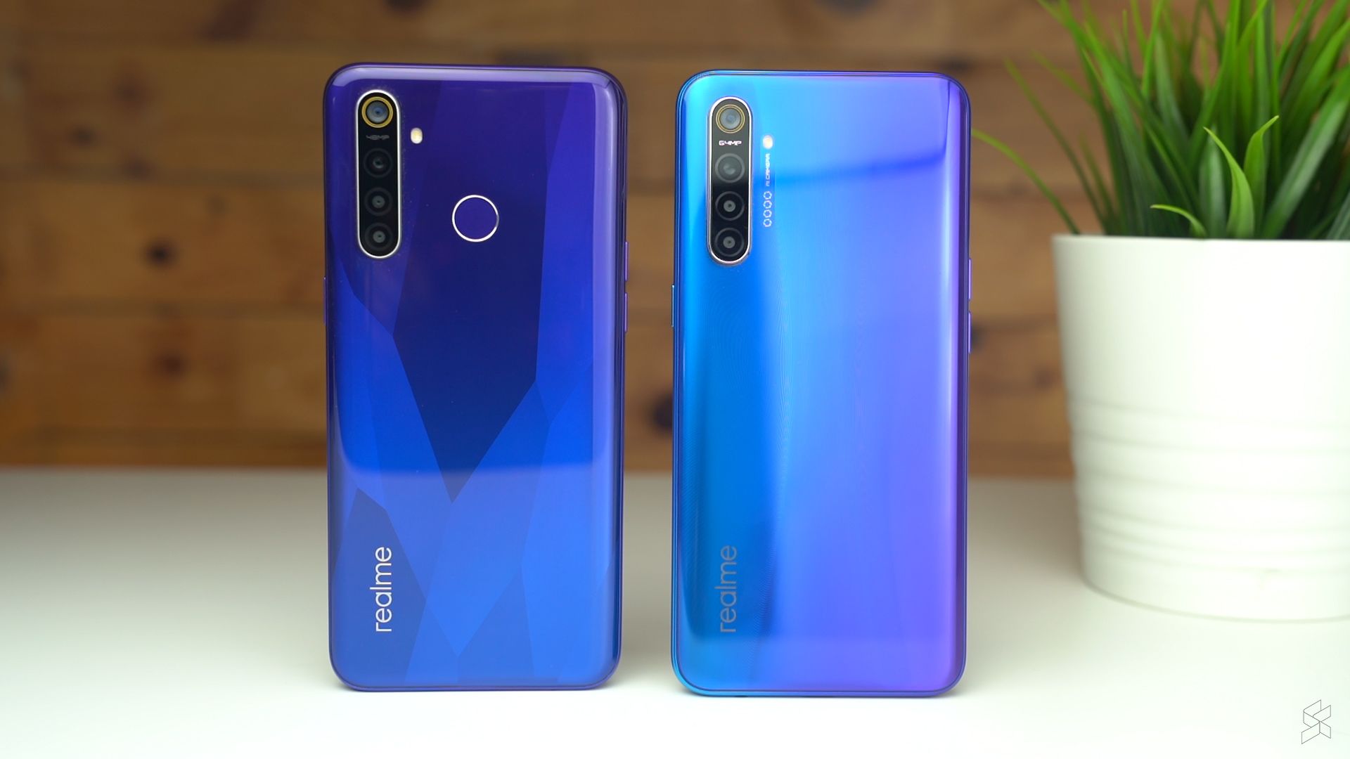 Realme Xt Vs Realme 5 Pro What S Different Soyacincau Com