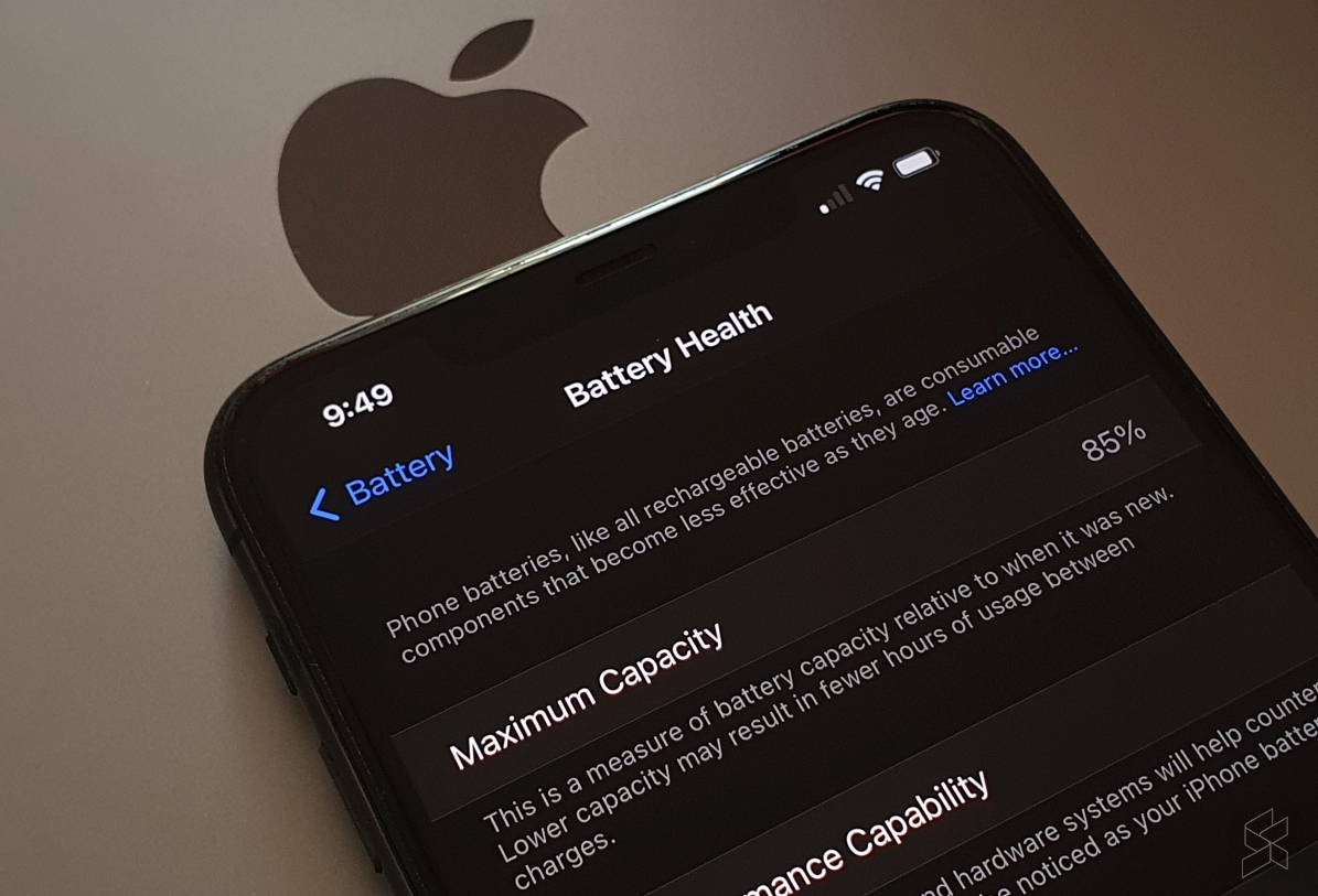 iPhone 11 users report improved battery capacity after iOS 14.5's