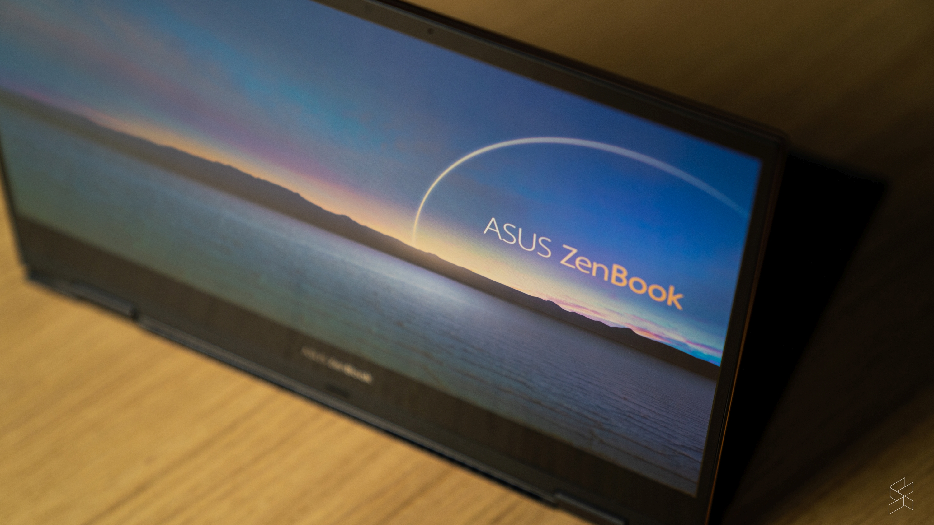 Asus ZenBook Flip 14 UX461UN Review